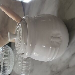 Le Creuset honey pot